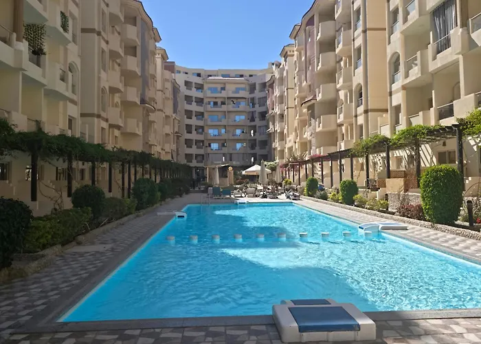 Luxury Pool View Boutique Studio, With Balcony, Hurghada, By Lotus Gurdaka